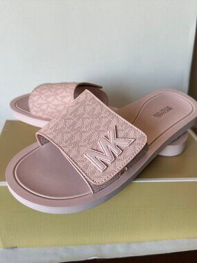 NIB Michael Kors Wade MK Logo Slide Sandals SIZE 9 & 10